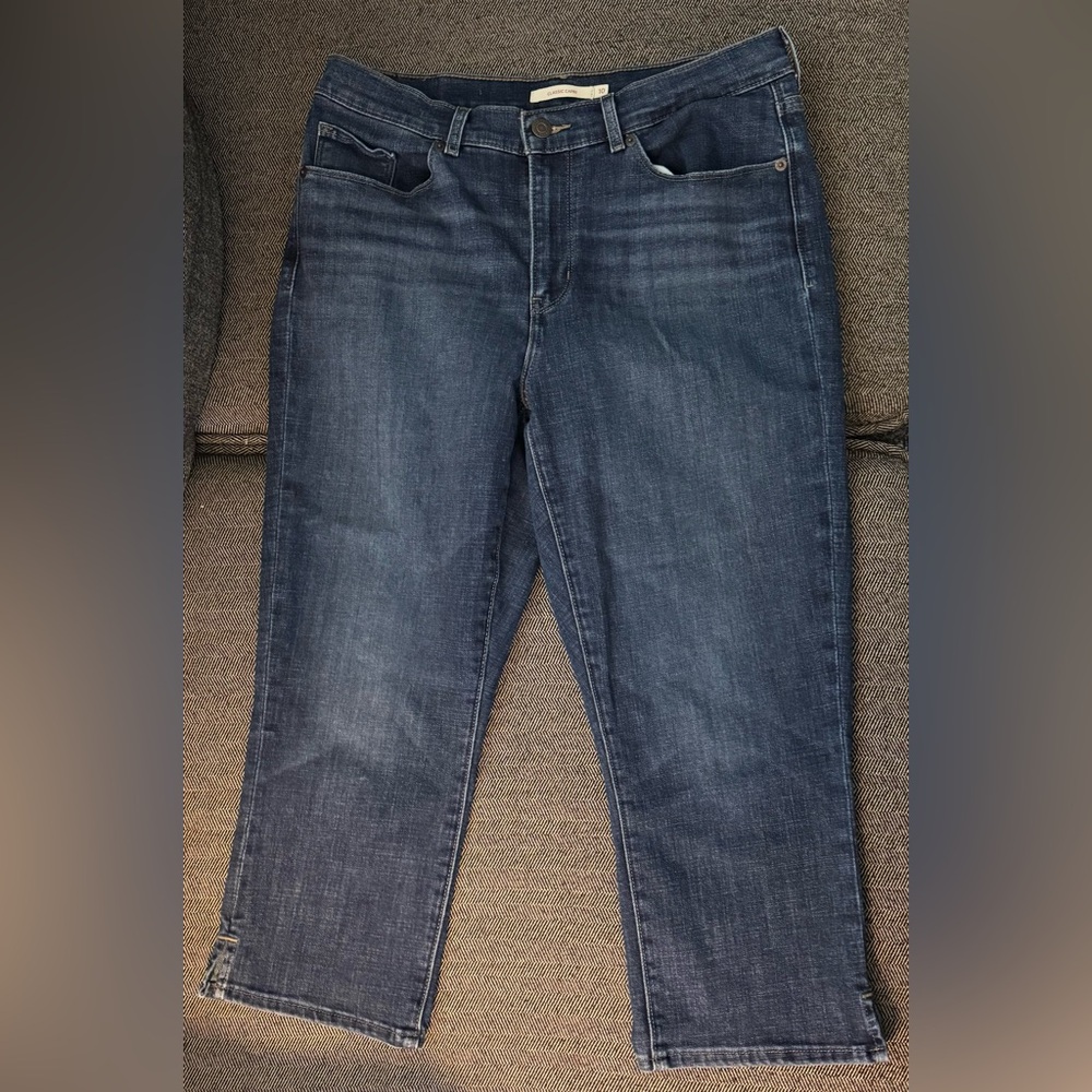 Levi’s Capri Jeans